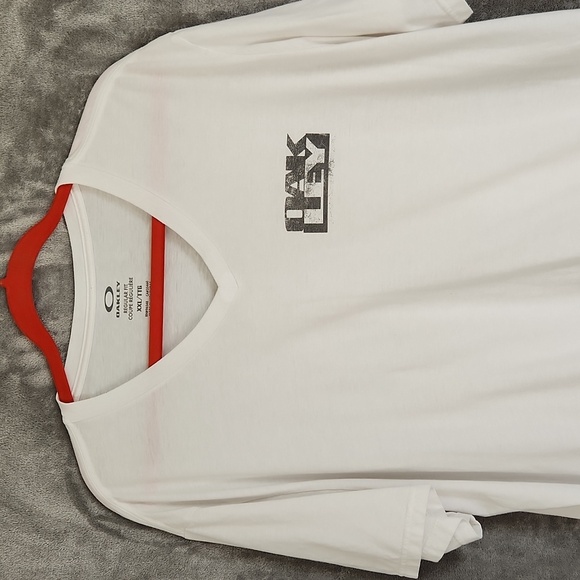 OAKLEY men's vneck tee shirt - Picture 3 of 7